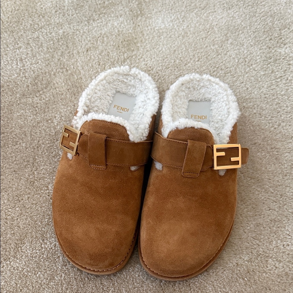 NWT FENDI  slides size 39.5